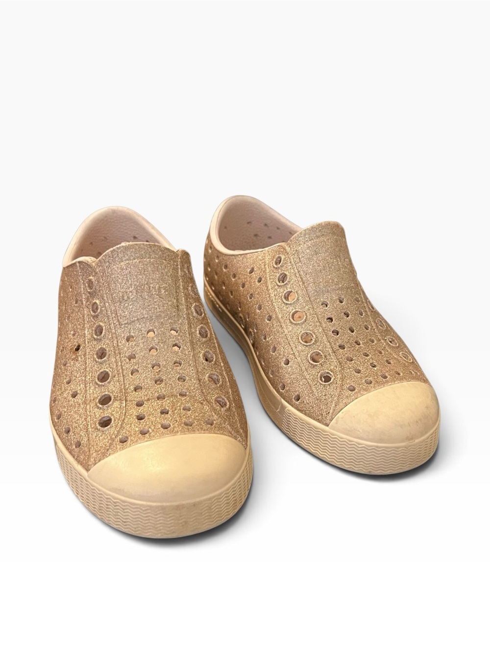 Native shoes little kids toddler 9 gold glitter sneakers